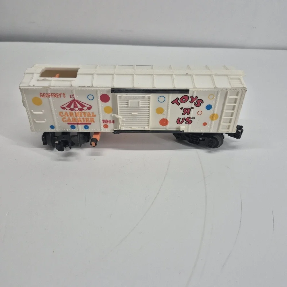 Lionel Toys R Us Geoffreys Carnival Carrier